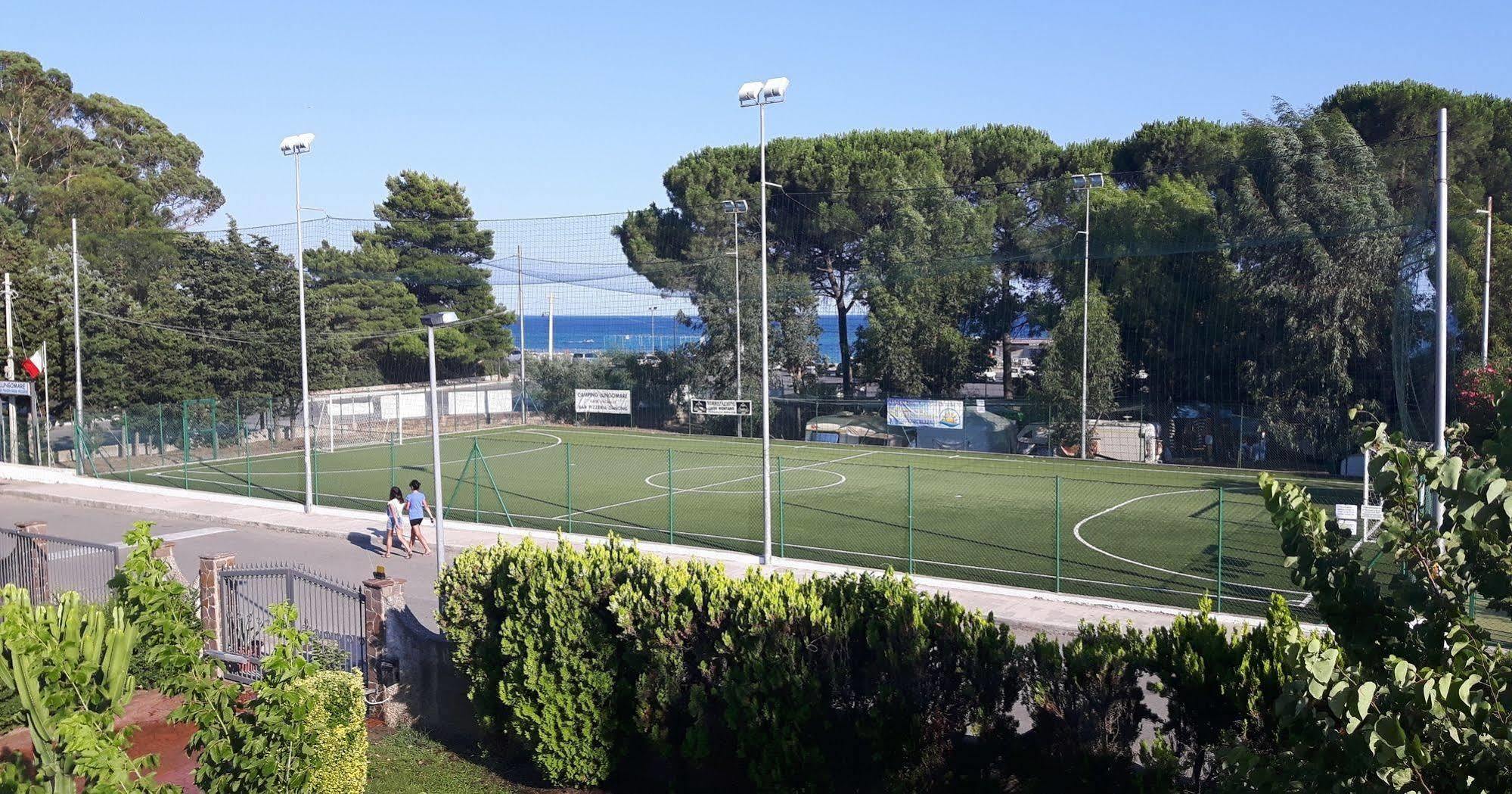 Villaggio Camping Lungomare Cropani Kültér fotó