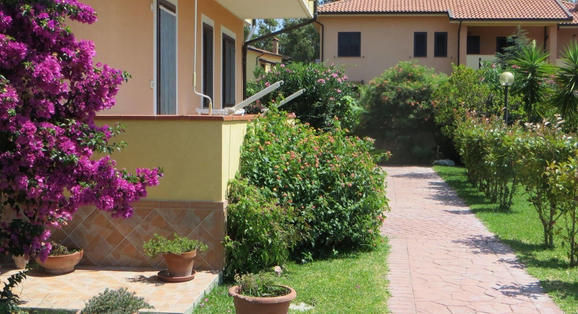 Villaggio Camping Lungomare Cropani Kültér fotó