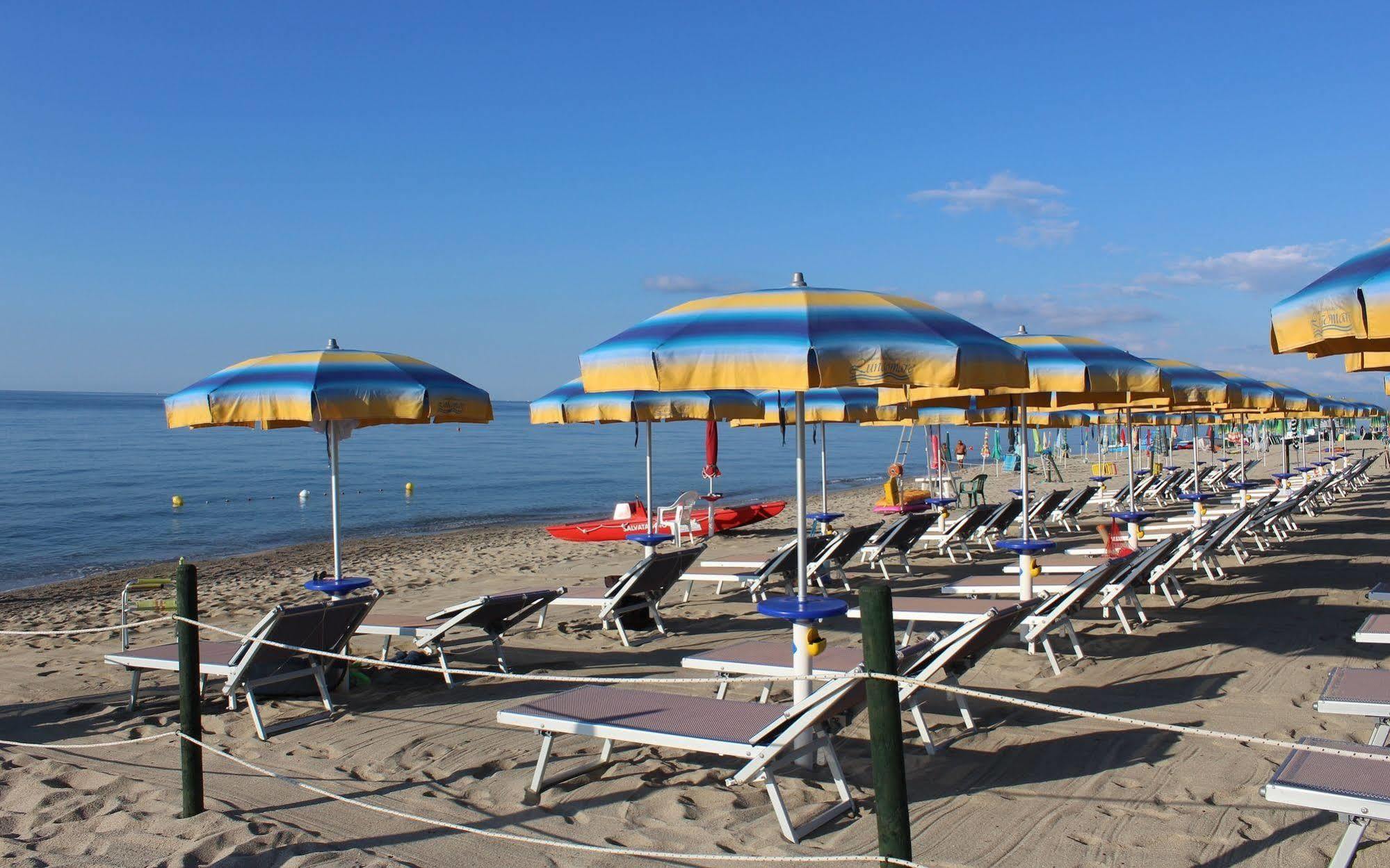 Villaggio Camping Lungomare Cropani Kültér fotó