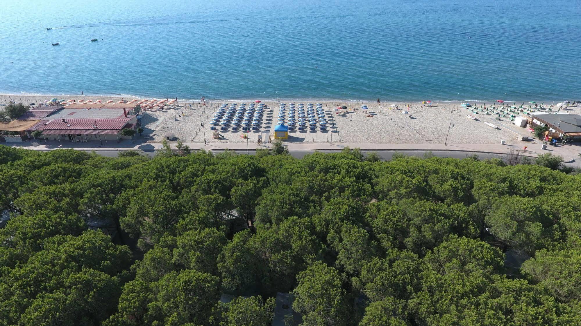Villaggio Camping Lungomare Cropani Kültér fotó